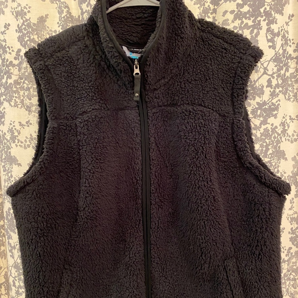 Black Sherpa Vest